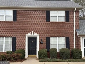 Building Photo - 2820 Florence Dr