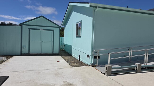 Foto del edificio - 3 bedroom, 1 3/4 bath home in Hoquiam on t...