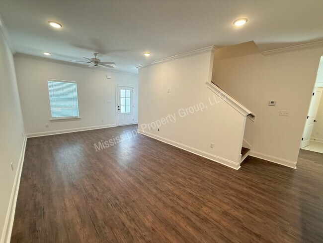 Building Photo - 616 Cottage Grv Cir