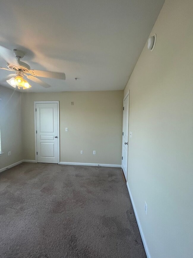 Foto del edificio - 18-1825 Whittaker