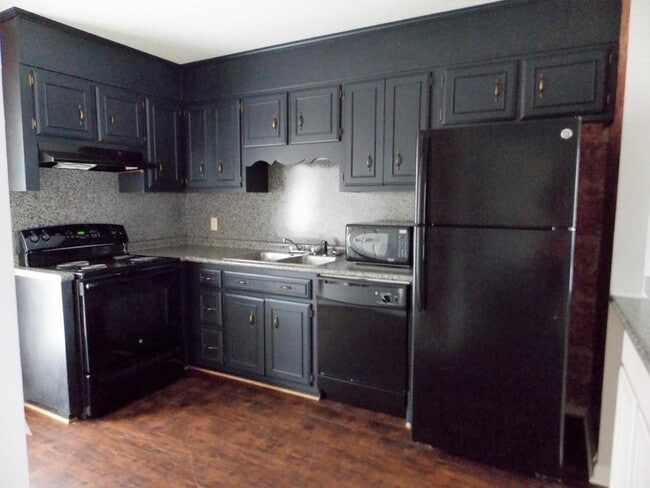 Building Photo - 140 Lanier Dr