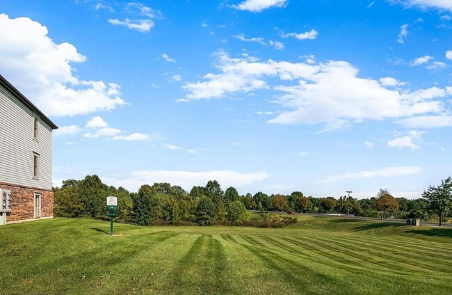 Foto del edificio - Well maintained condo in established Frederick neighborhood available mid April!