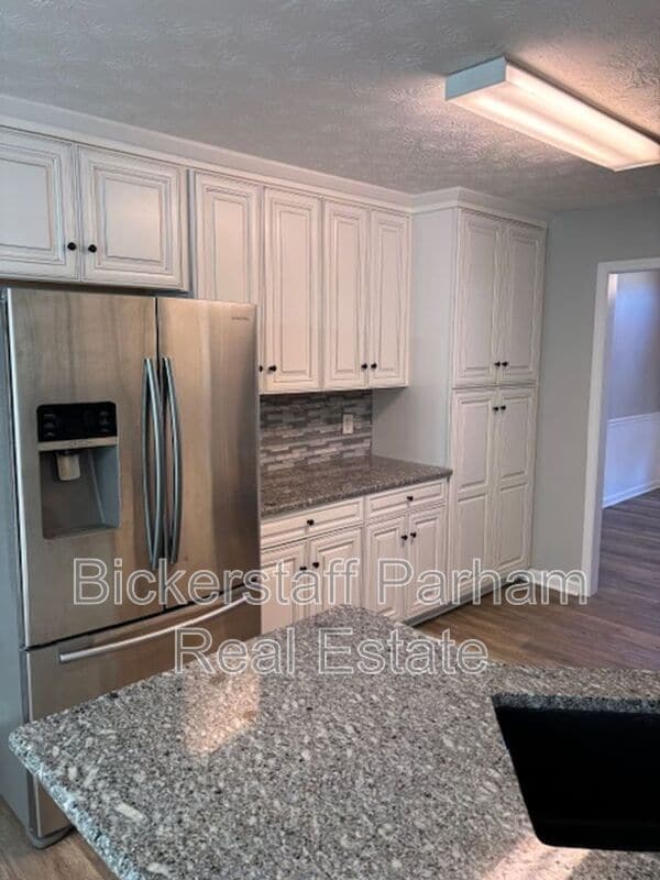 Foto del edificio - 9146 Garrett Lake Dr