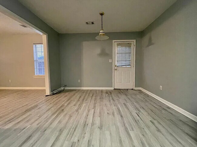 Foto del edificio - 3354 Gaston Ave