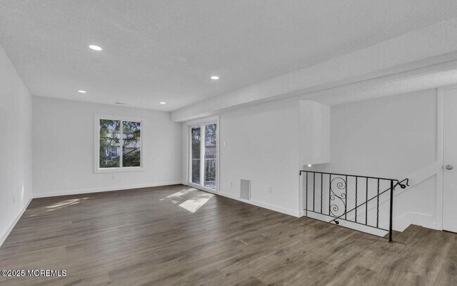 Foto del edificio - 24 Northrup Dr