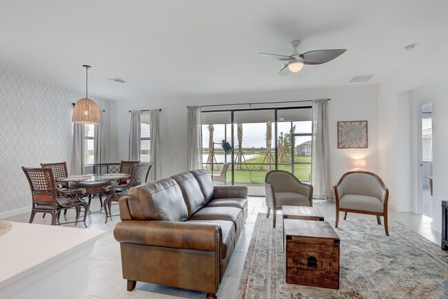 Building Photo - 18315 Ridgeline Dr