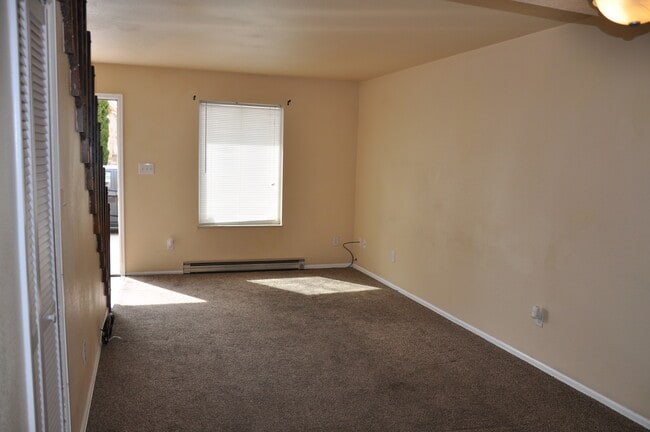 Building Photo - 1922 N Salem Ave