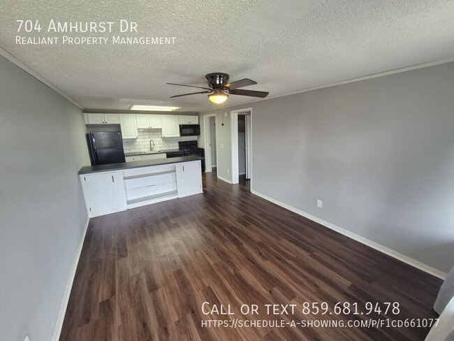 Building Photo - 704 Amhurst Dr
