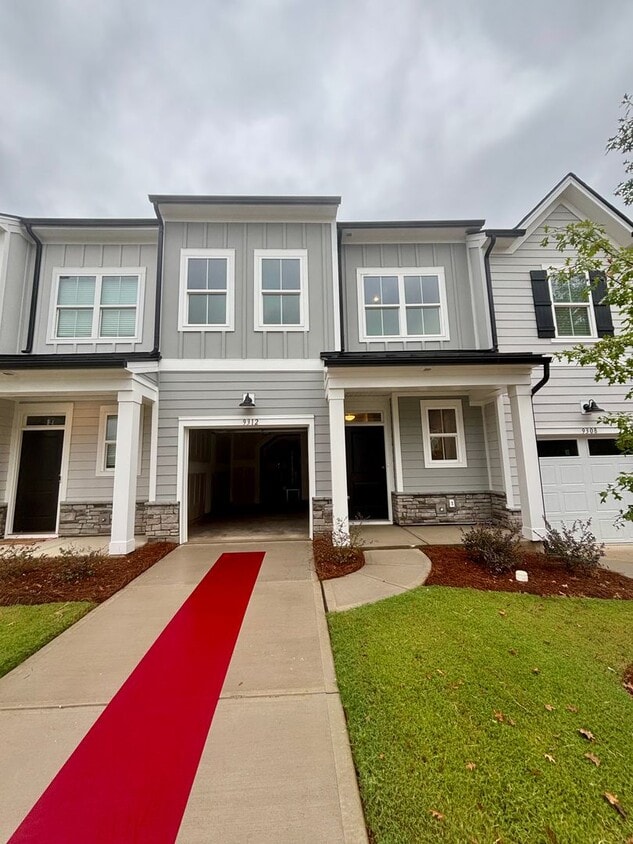 Primary Photo - Beautiful, New Construction Townhouse in G...