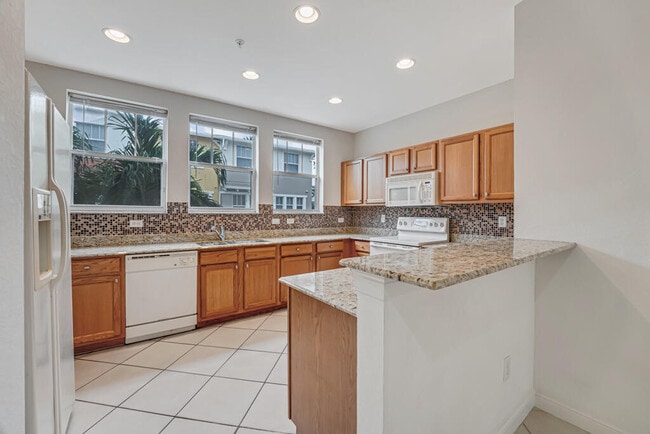 Building Photo - 1727 San Benito Way