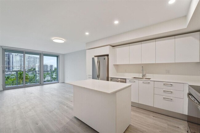 Foto del edificio - 1500 Bay Rd