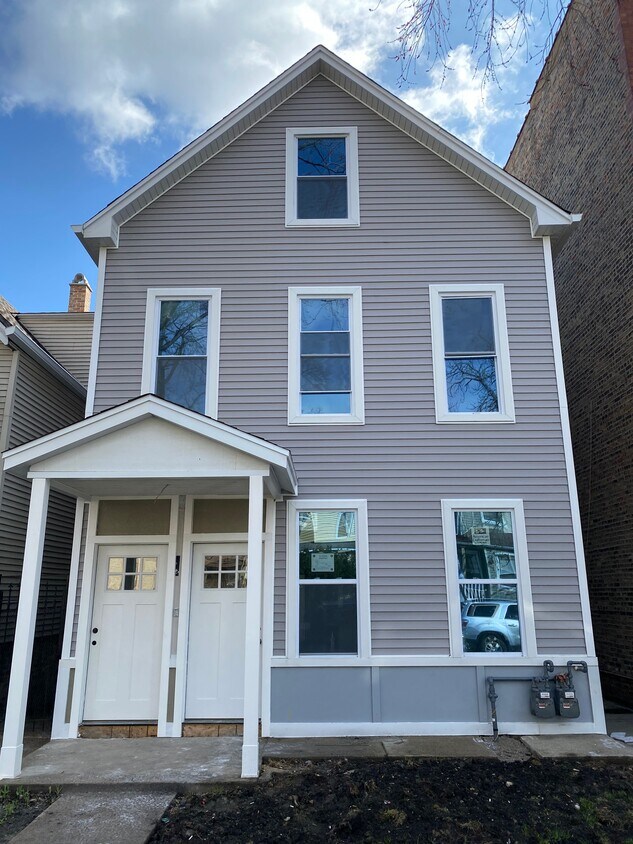 2725 N Drake Ave Unit 2, Chicago, IL 60647 Apartments in Chicago, IL