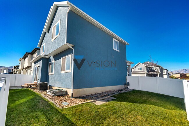Building Photo - 7506 N Hutch Ln