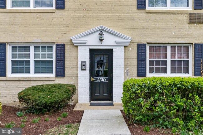 Building Photo - 4310 N Pershing Dr