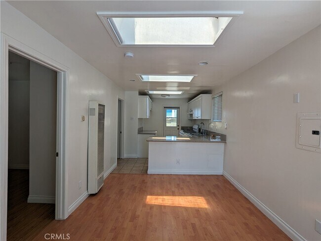 Foto del edificio - 712 Vernon Ave