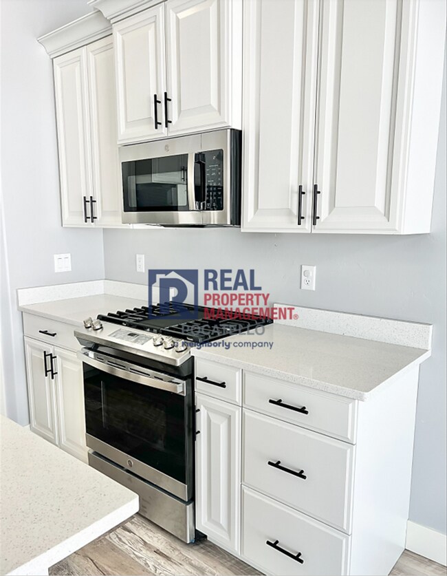 Foto del edificio - "AMAZING NEW HOME FOR RENT" 3 Bed 2 Bath - 2 Car Garage