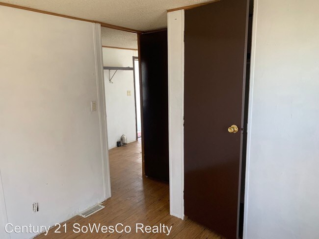 Building Photo - 3 br, 2 bath House - 412 S. 1st Street