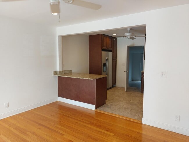 Building Photo - 510 N Broadway