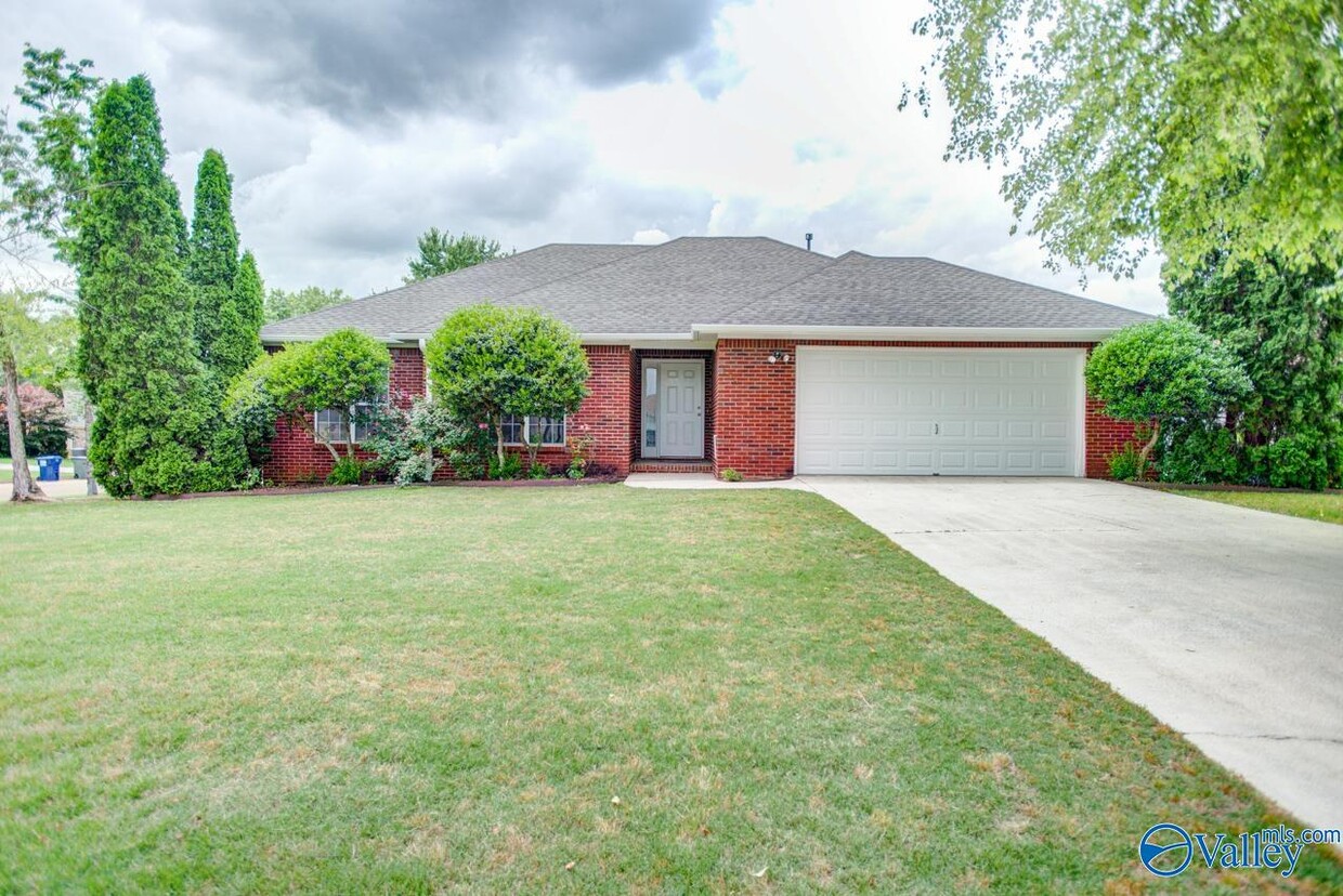 Primary Photo - 134 Garden Brook Dr