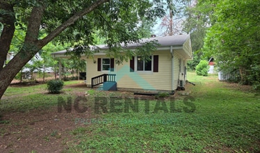 Building Photo - 3211 Donnell St