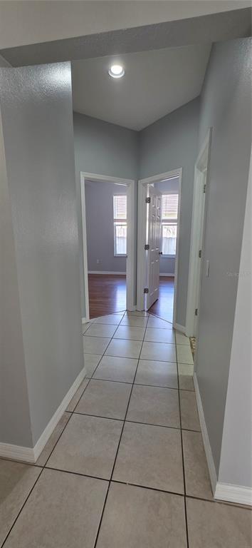 Foto del edificio - 1305 Lakehurst Way