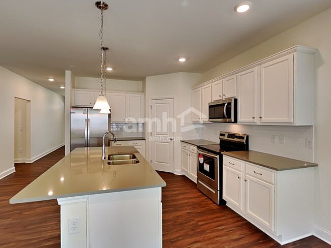 Foto del edificio - 829 Carnaby Ln