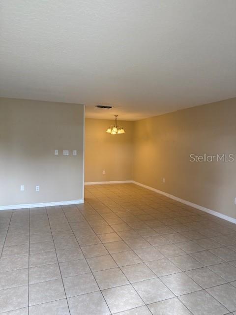 Foto del edificio - 665 N Oak Ave