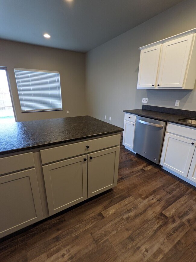 Foto del edificio - 1601 Westwood Cir