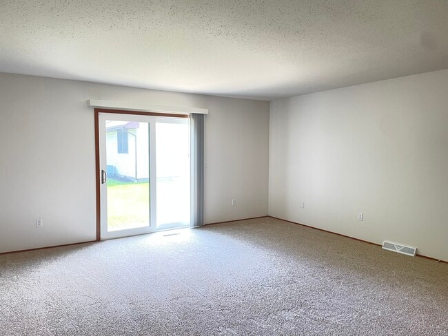 Building Photo - 5049 Catawba Dr