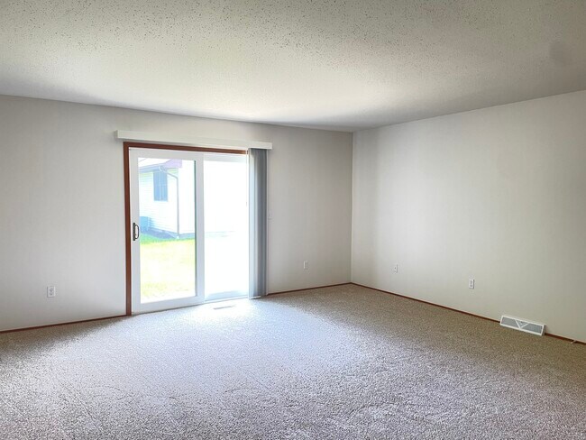 Foto del edificio - 5049 Catawba Dr