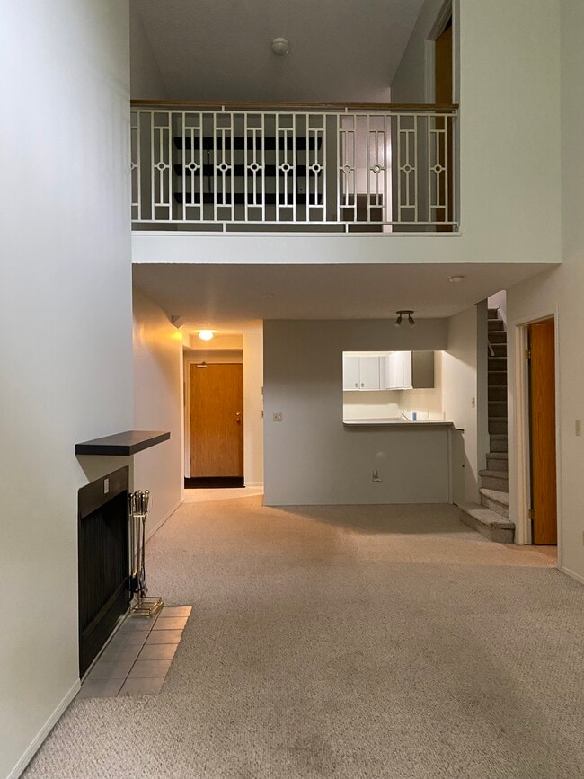 Building Photo - Loft-Style Condo with 2 Bedrooms – Availab...