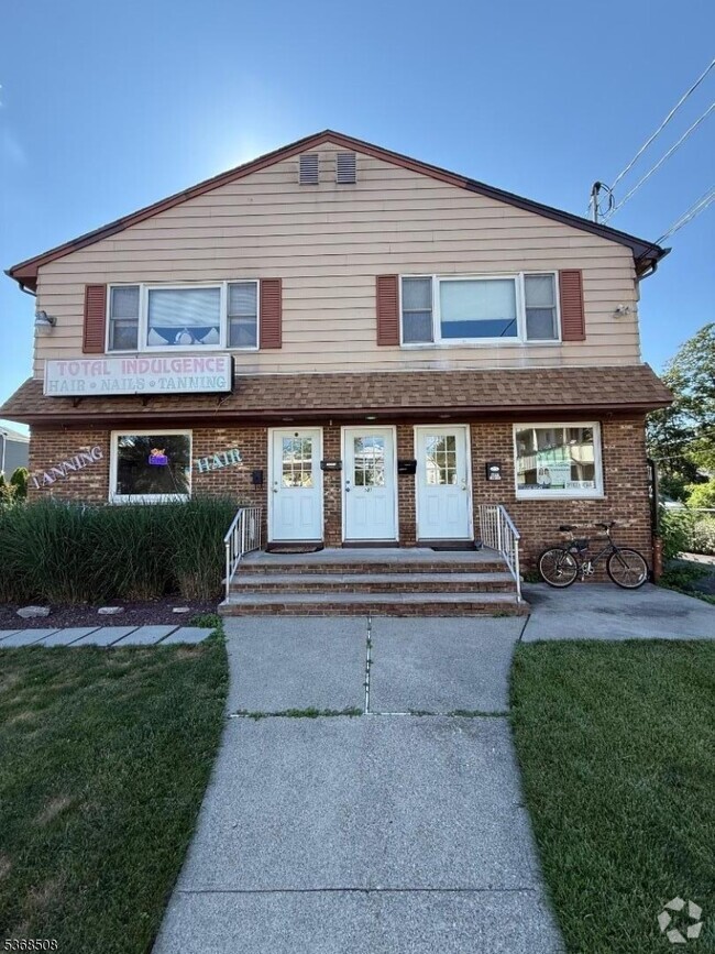 Building Photo - 539 Ringwood Ave