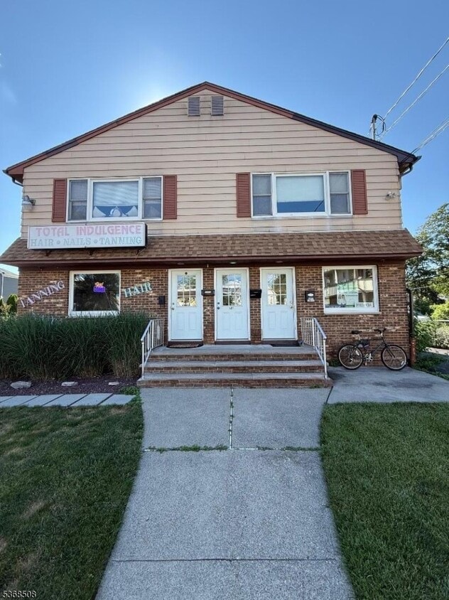 Primary Photo - 539 Ringwood Ave