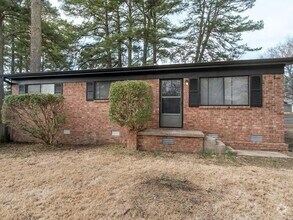 Building Photo - 2502 N Lakeview