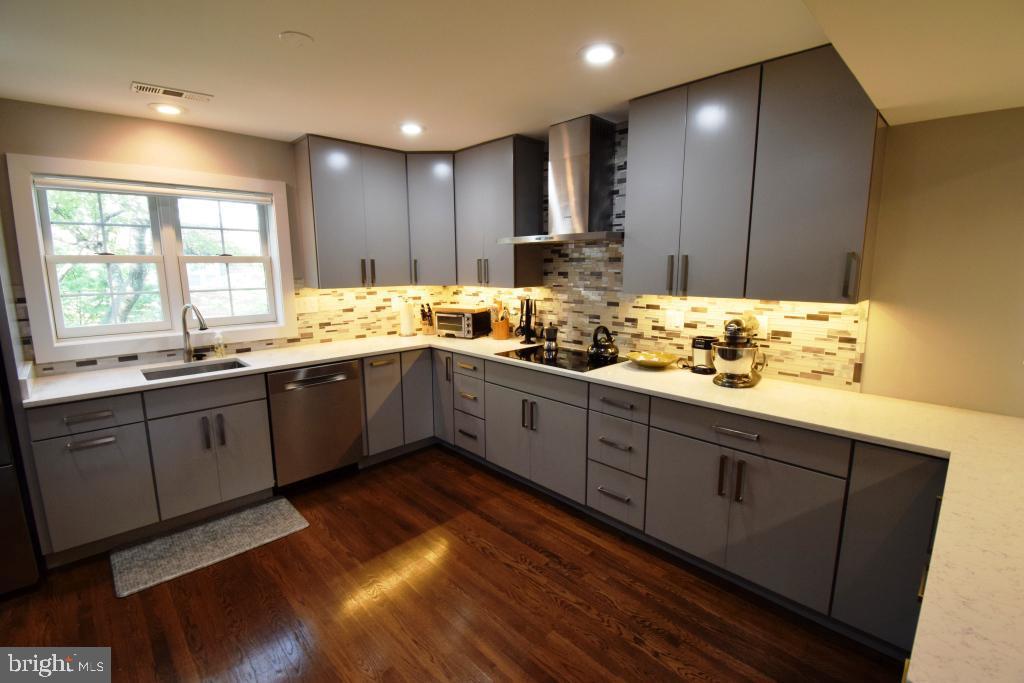 6681 Hillandale Rd, Bethesda, MD 20815 Townhome Rentals in Bethesda
