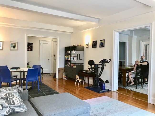 Building Photo - 341 Amsterdam Ave