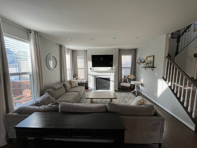 Foto del edificio - 277 Pear Blossom Rd