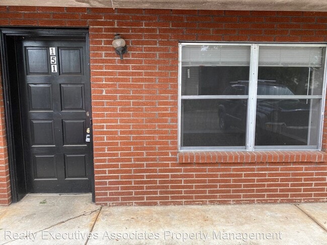 Building Photo - 151 S Magnolia St