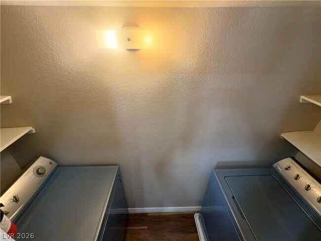 Foto del edificio - 7570 W Flamingo Rd