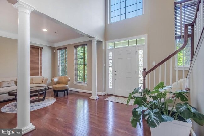 Building Photo - 9848 Shaded Day