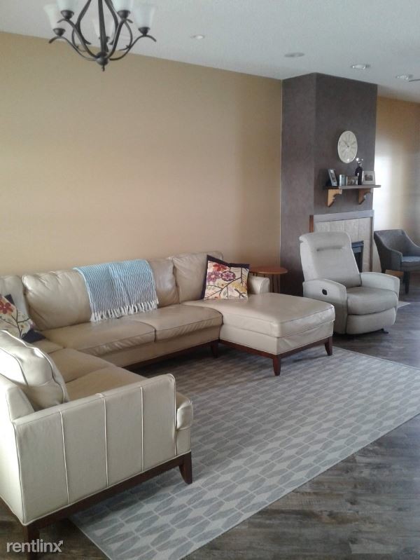 Building Photo - 3 br, 2 bath Townhome - W8057 140th Ave