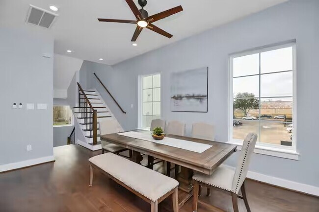 Foto del edificio - 3412 Dixie Dr