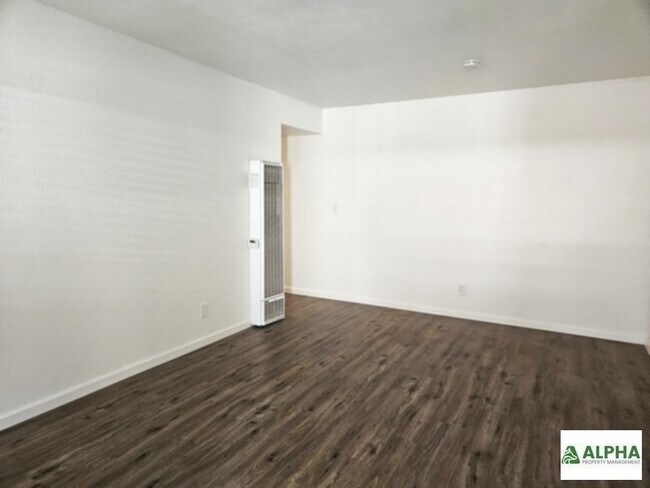 Building Photo - Fresh Remodel