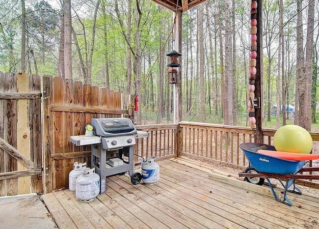 Building Photo - Room in House on Barrett Springs Dr