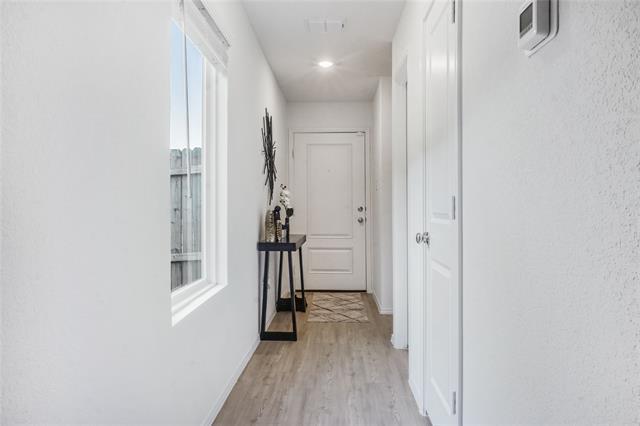 Building Photo - 1500 Teak Ln