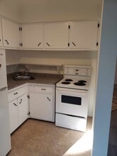 Building Photo - 646 Admirals Rd