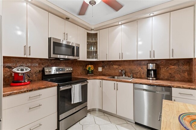 Building Photo - 3800 S Ocean Dr
