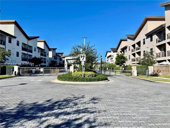 Foto del edificio - 8031 NW 104th Ave