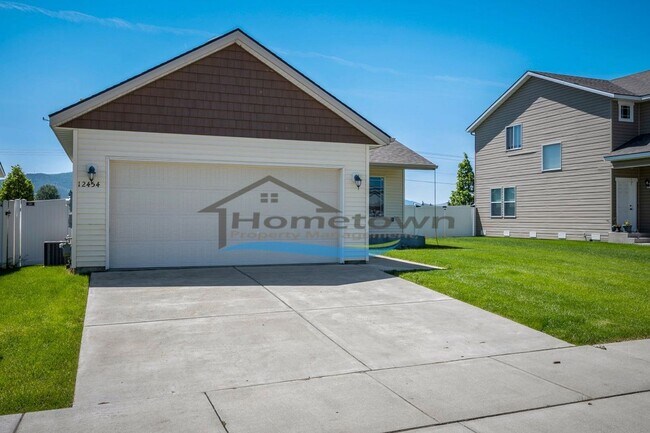 Building Photo - Beautiful Modern Home with 3 Bedrooms and ...