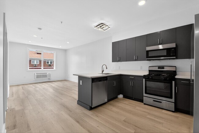 Foto del edificio - 43-45-45 W 32nd St